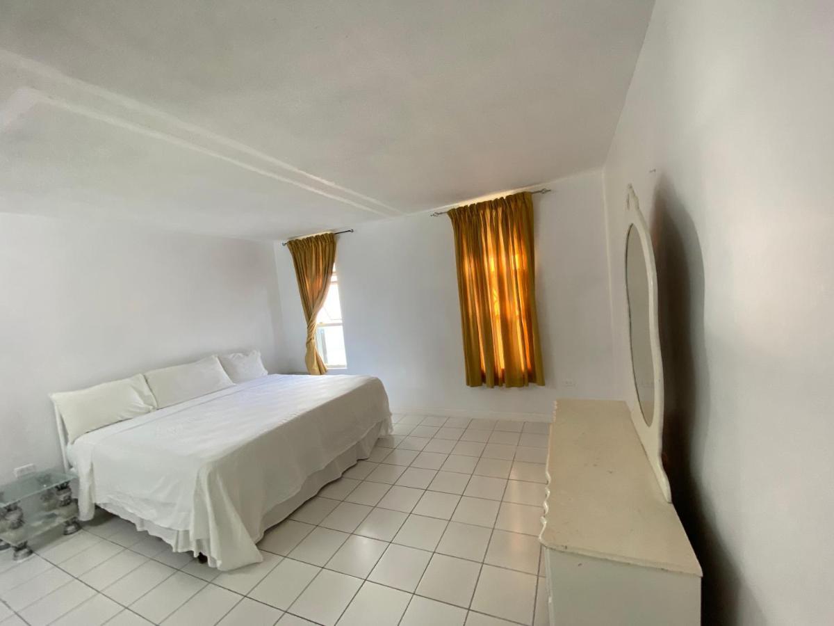 Deluxe Montego Bay Club Studio & Suites מראה חיצוני תמונה